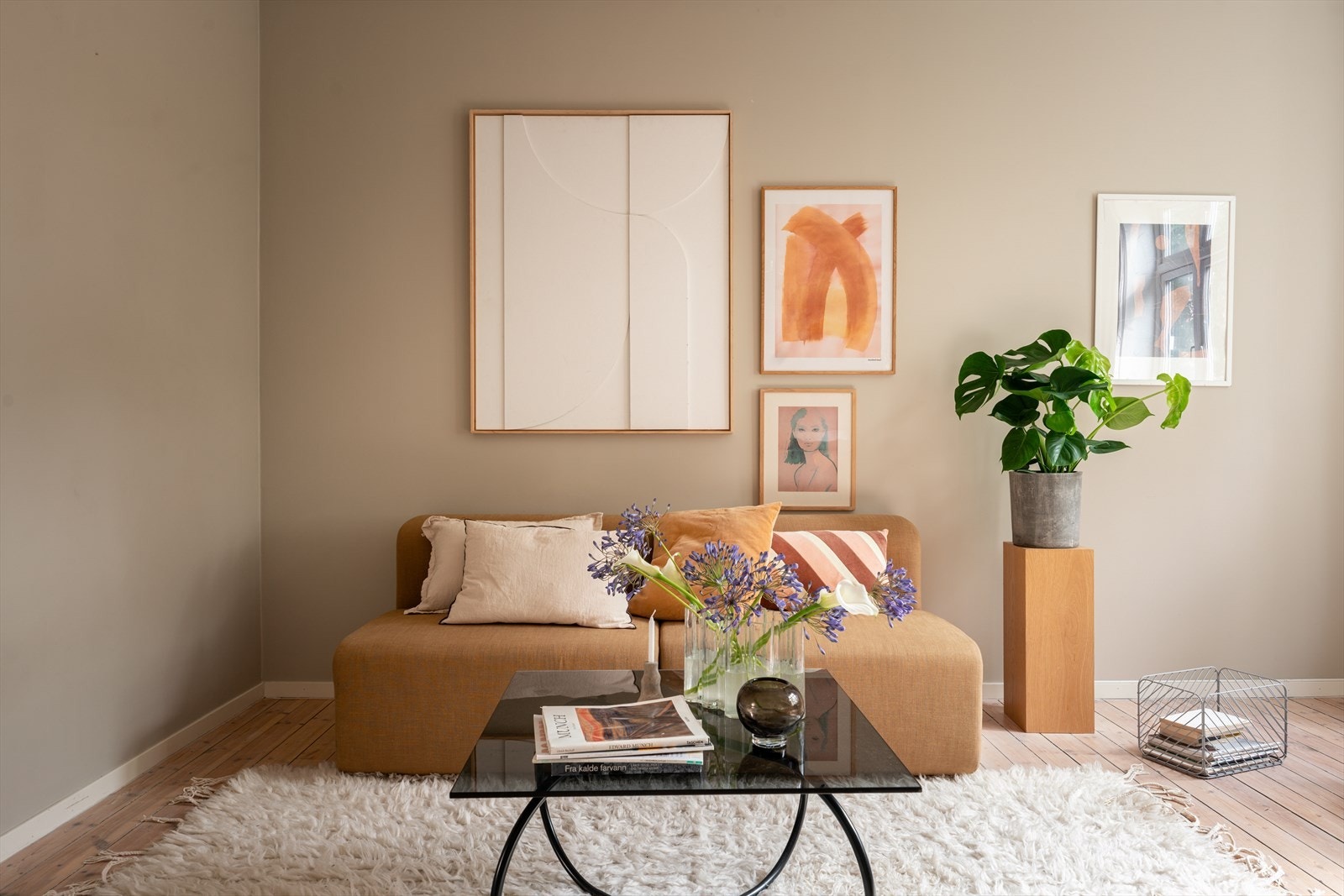 Det er pipeløp til venstre i bilde Galleribilde