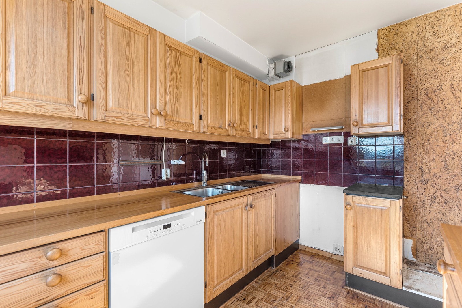 Lyst og romslig kjøkken på 14 kvm. Galleribilde