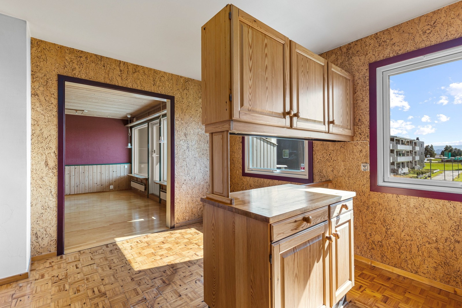 Lyst og romslig kjøkken på 14 kvm. Galleribilde