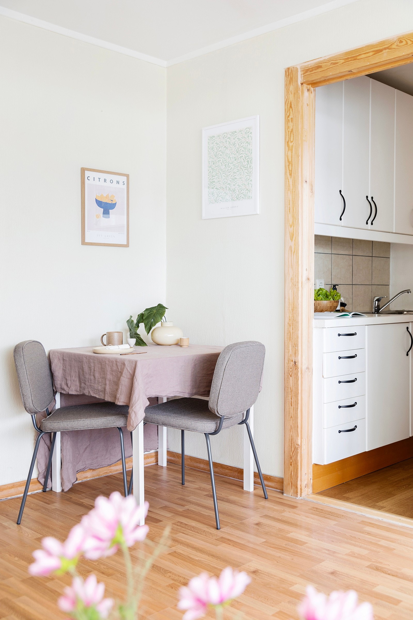 Videre inn til kjøkkenet. Galleribilde