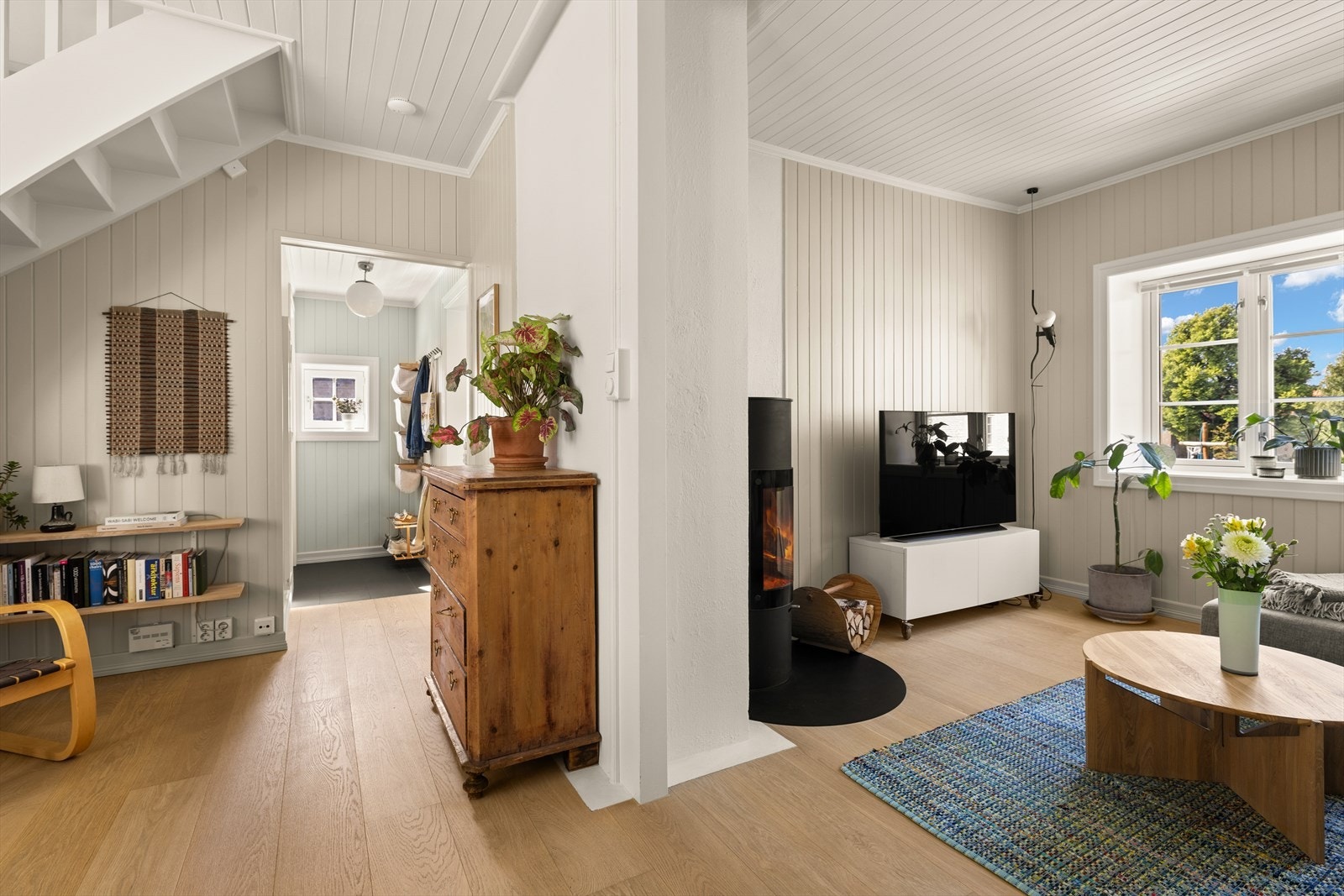 Fra stuen sett mot gangen. Galleribilde