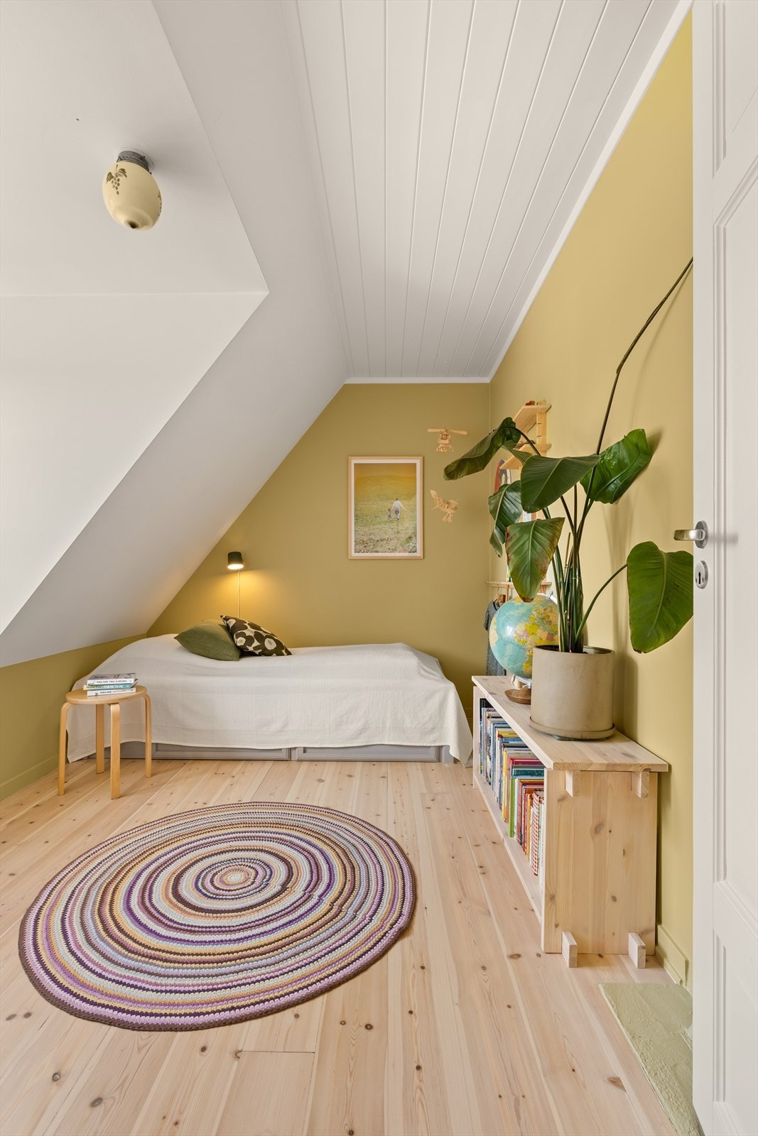 Her får minstemann i familien sin egen oase hvor fantasien får fritt spillerom. Galleribilde