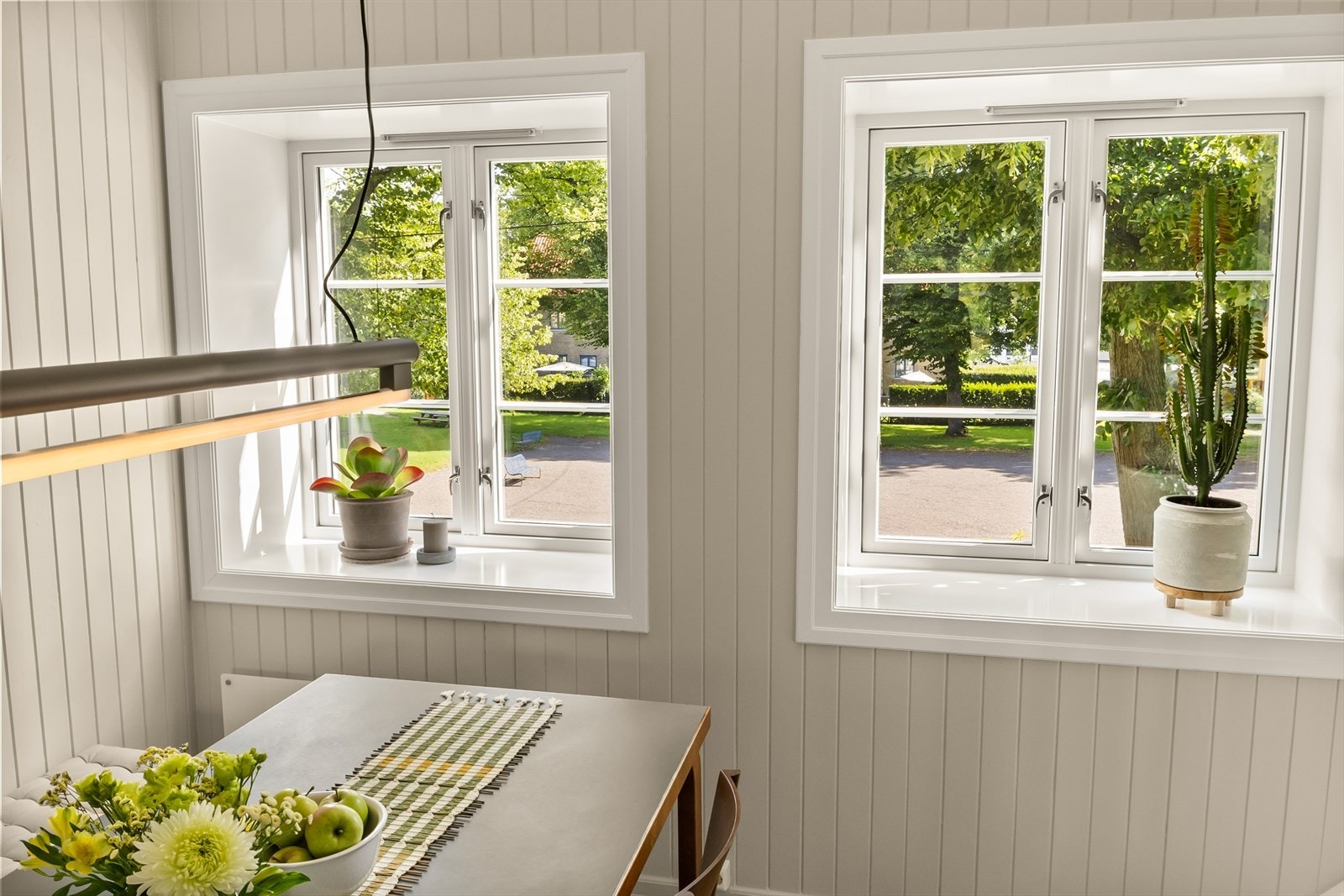 Utsyn fra vinduet i stuen. Galleribilde