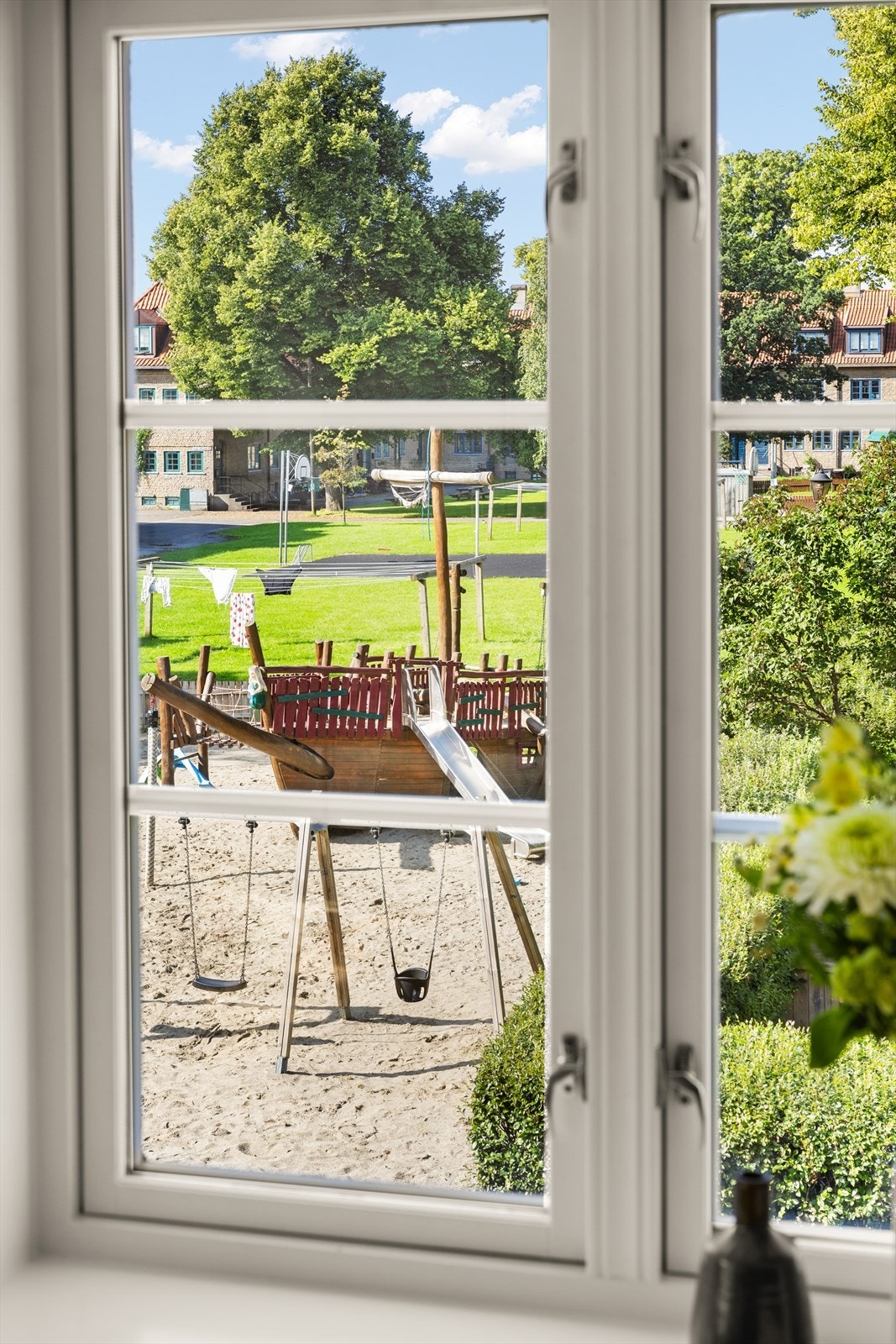 Hyggelig utsyn fra kjøkkensiden. Galleribilde