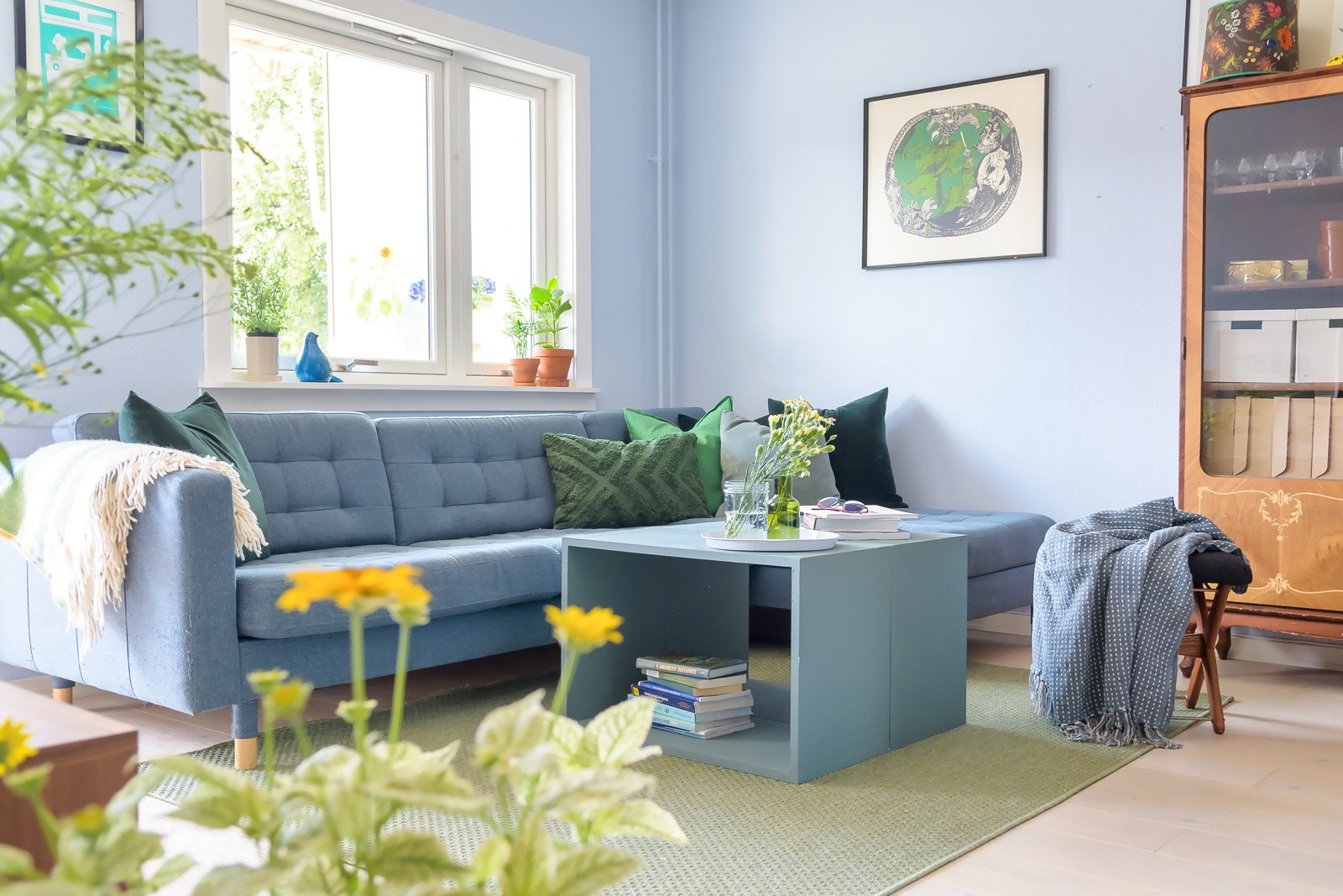 Dette sammen med den gode takhøyden på 2,51 meter, sørger for en luftig atmosfære. Galleribilde