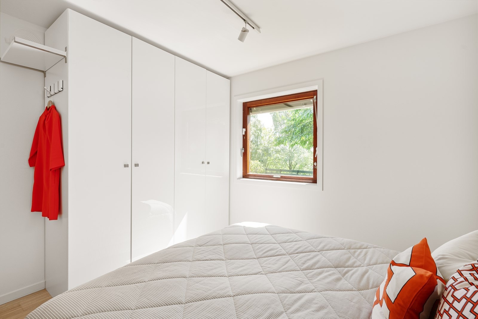 Boligens siste soverom passer ypperlig som barnerom, gjesterom eller kontor. Galleribilde