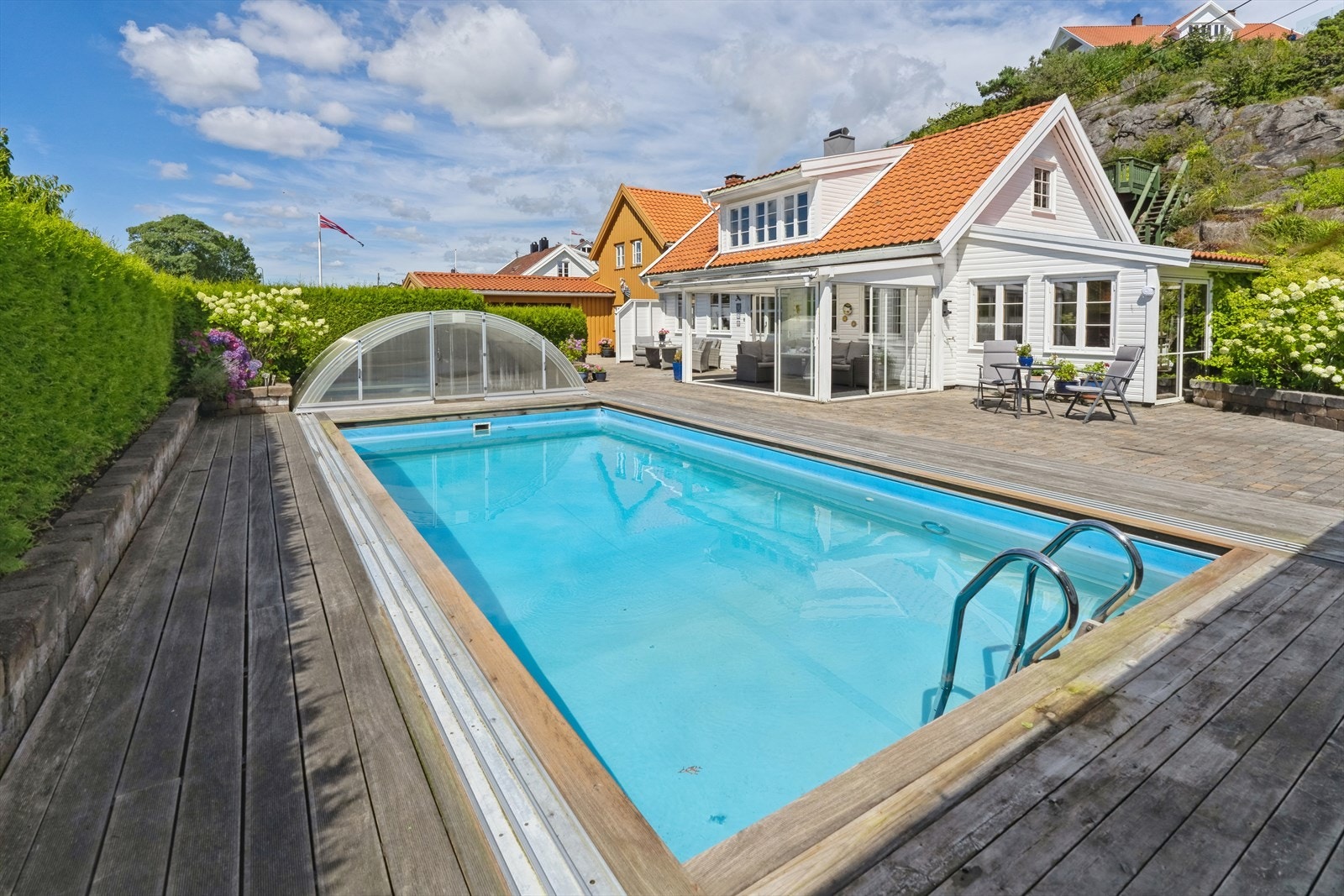 Sørlandsidyll på sitt aller beste -Basseng -Hagestue -Anneks -Unik mulighet -Ingen boplikt -1,2 mål tomt Galleribilde