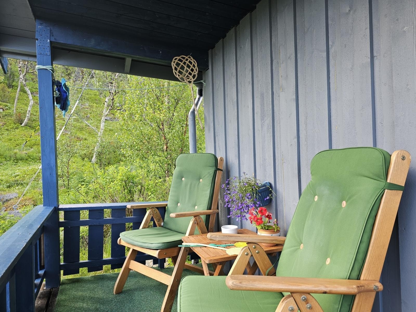 Lun veranda ved inngangspartiet Galleribilde