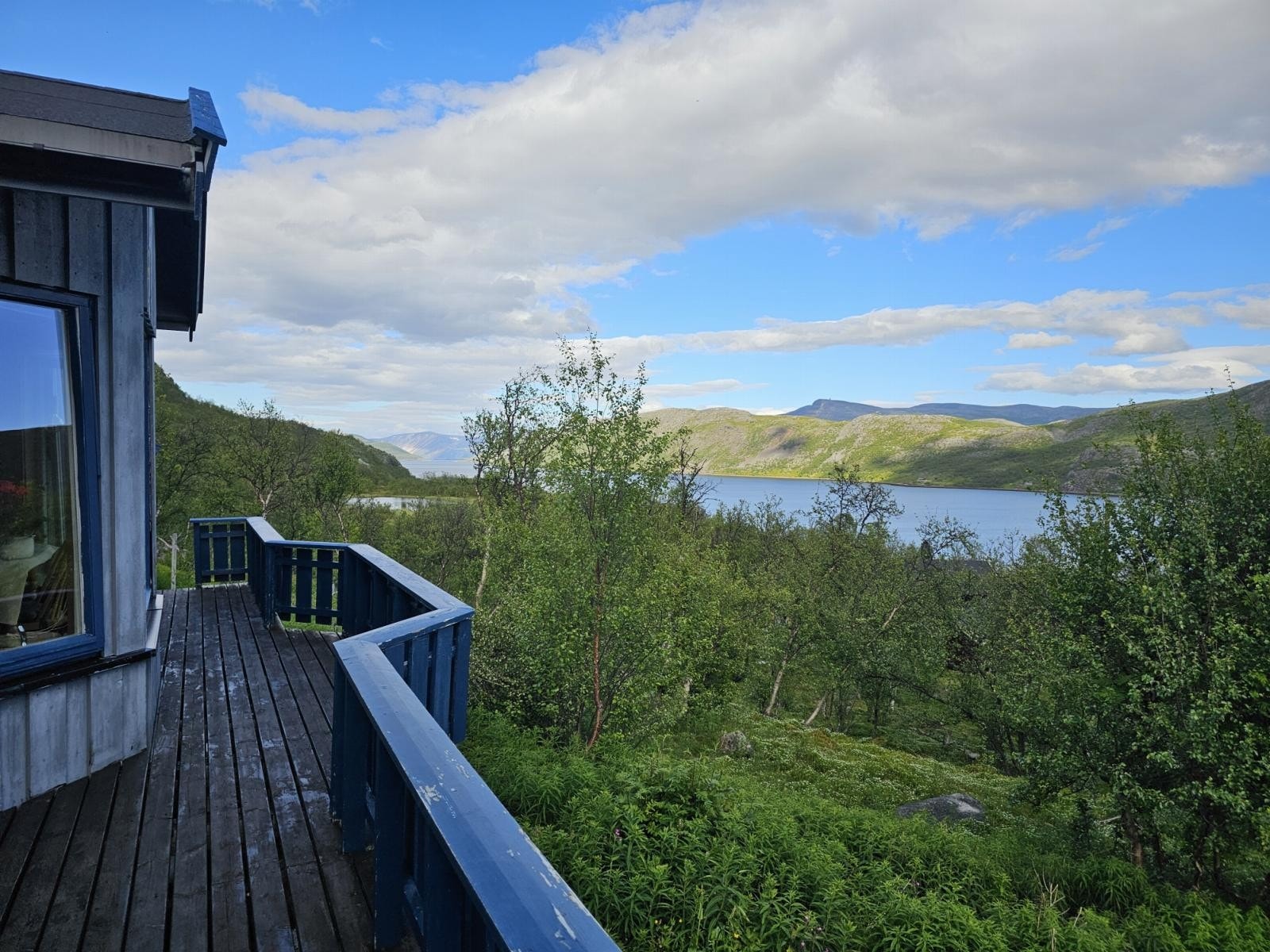 Veranda med flott utsyn mot Smalfjorden Galleribilde