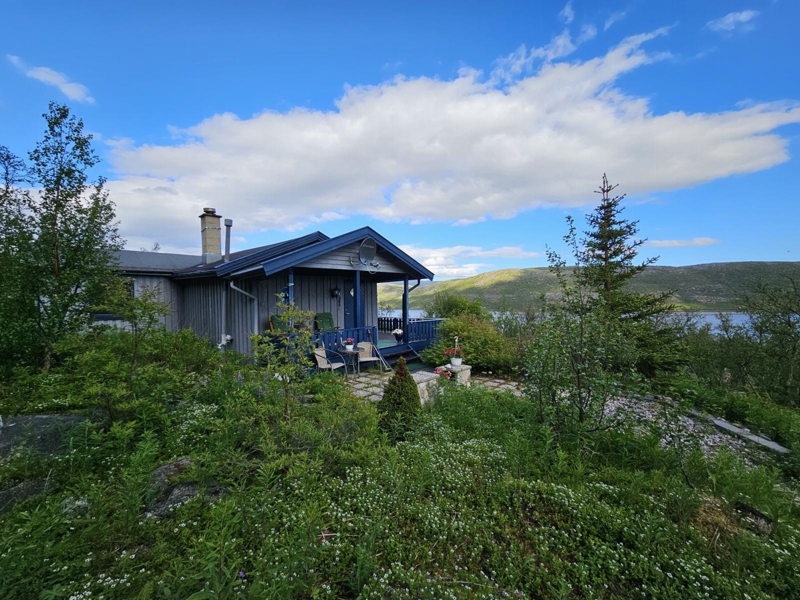 Velkommen til denne flotte hytta i vakre Smalfjord Galleribilde