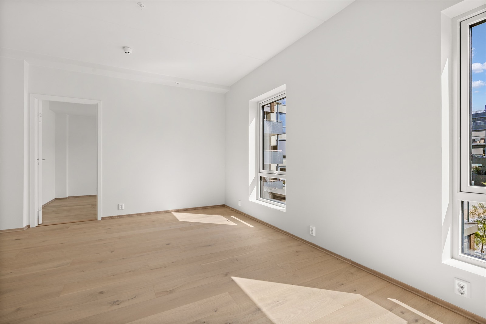Stue/spisestue med vannbåren gulvvarme Galleribilde