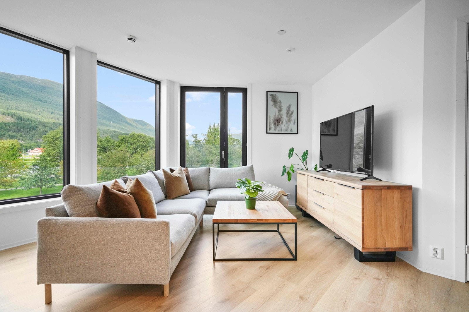 Nyere to-roms leilighet med flott beliggenhet langs Jølstra Galleribilde