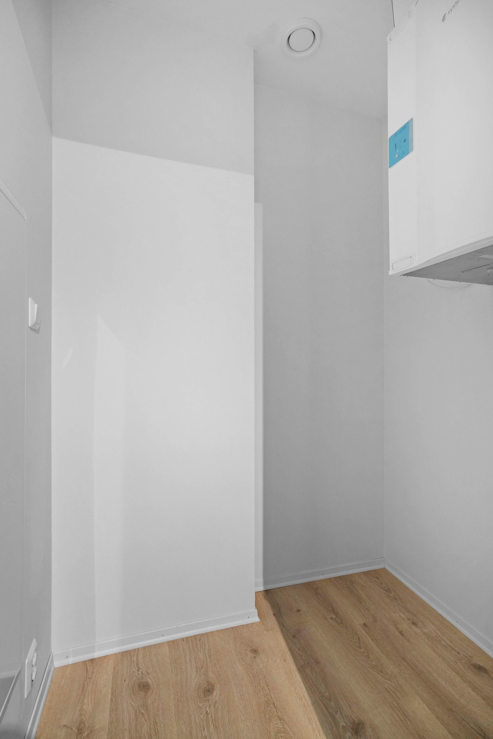 Innvendig bod på 2m2 - leiligheten disponerer også en sportsbod i kjelleren på ca.5m2. Galleribilde