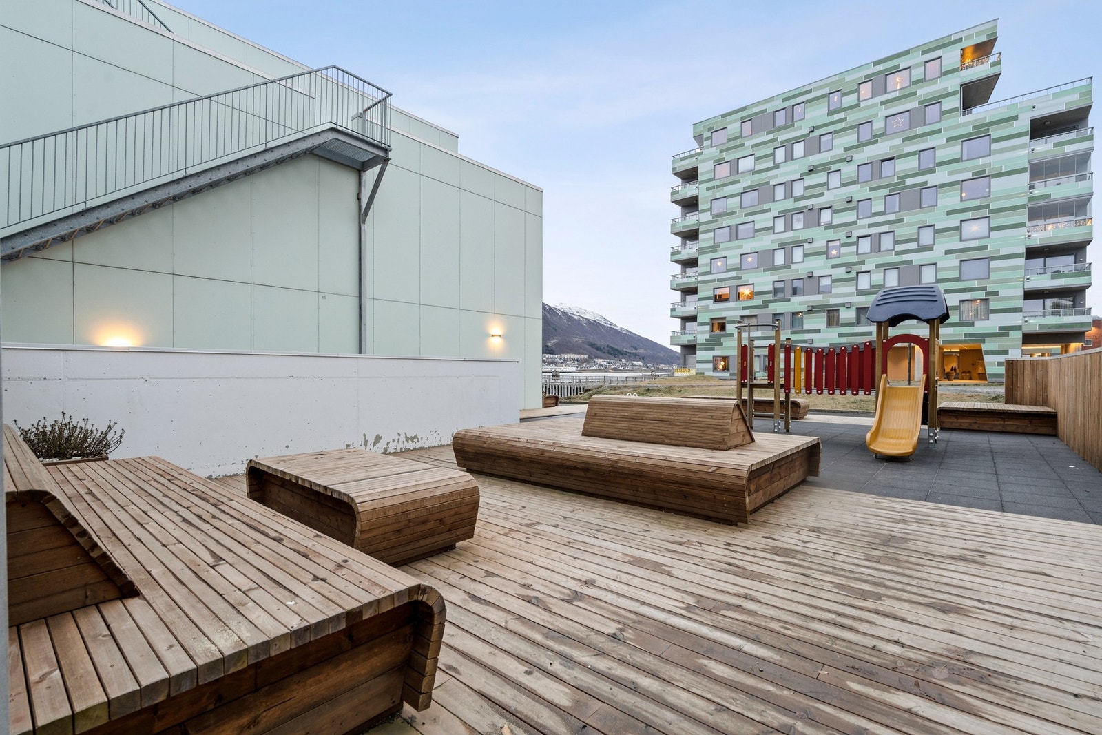 Fine tilrettelagte fellesområder og lekeplass Galleribilde