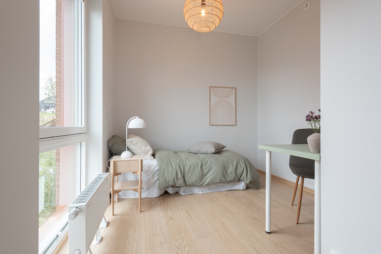 Soverom nr. 2 og 3 fungerer ypperlig som barnerom, gjesterom eller kontor - her er mulighetene mange! Galleribilde