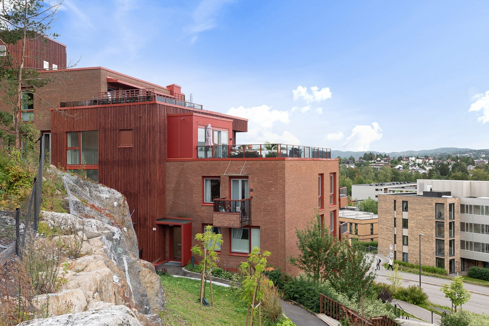 Terrassen ligger høyt og fritt i landskapet. Galleribilde