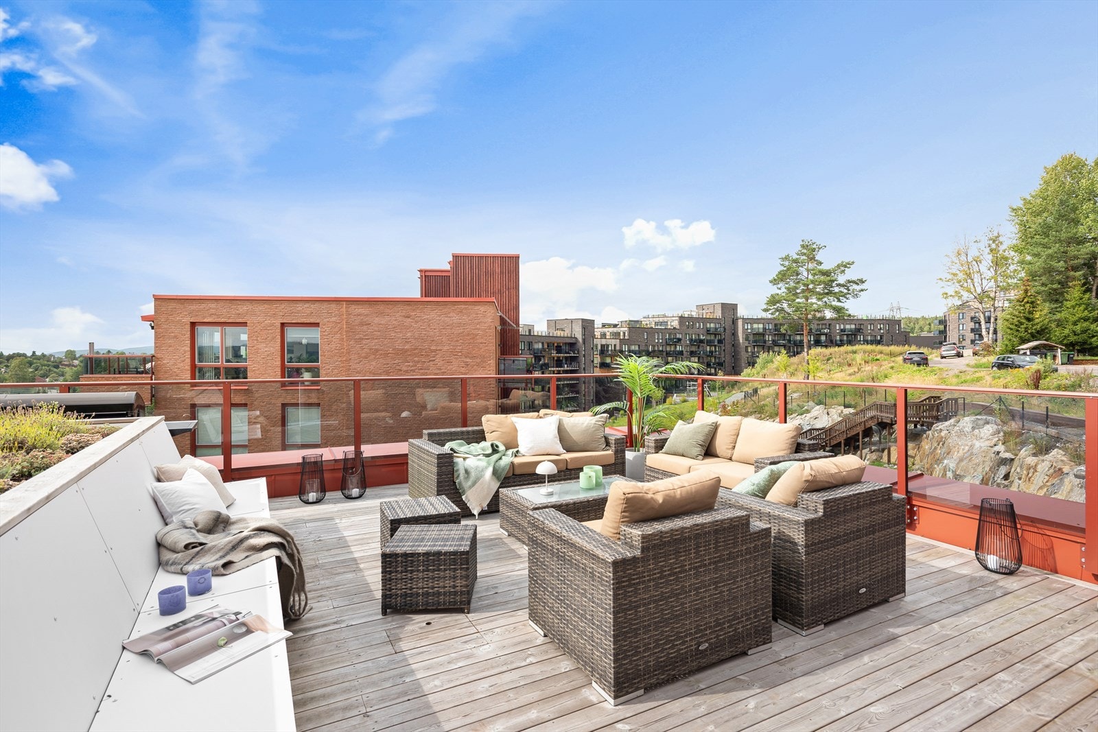 Inviter venner og familie til fine kvelder på takterrassen. Galleribilde