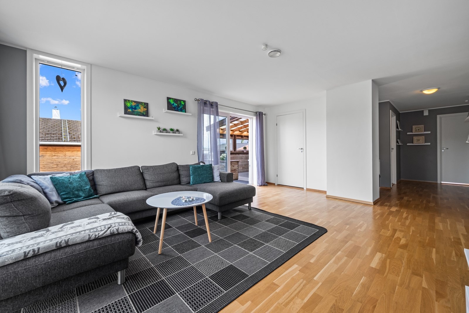 Stue med utgang til terrassen. Galleribilde