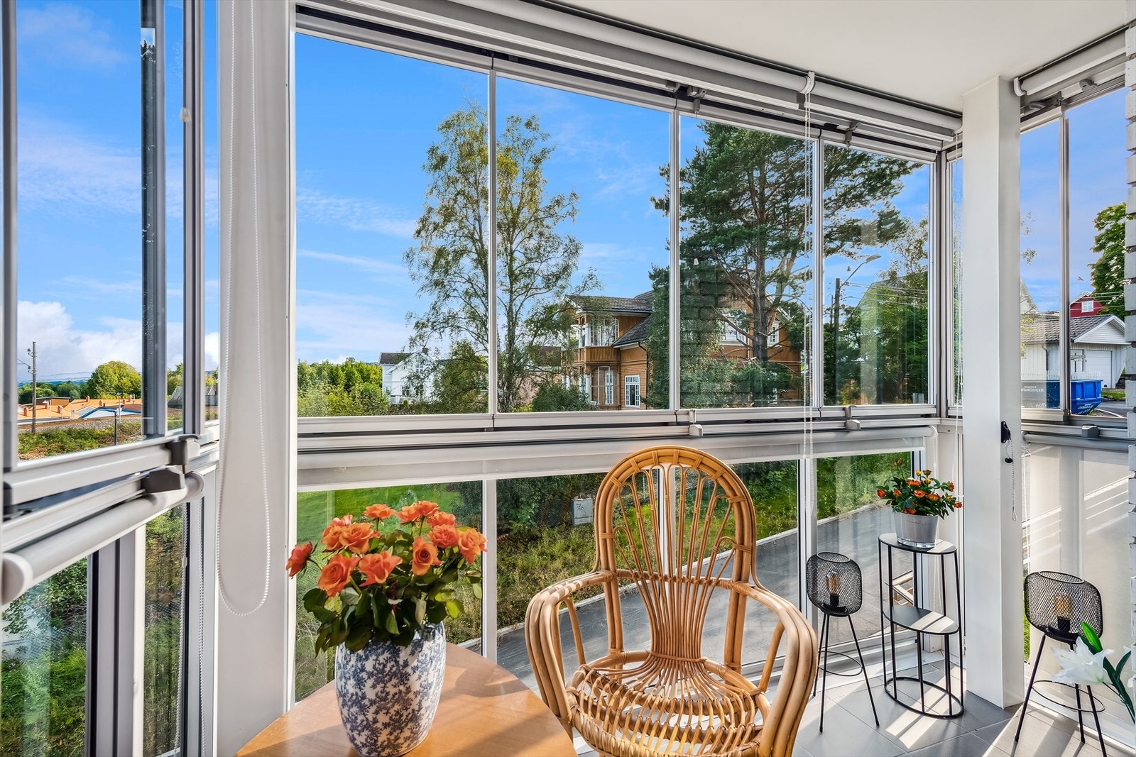 En lys og arealeffektiv andelsleilighet med sentrumsnær beliggenhet- Utsikt- Heis - Innglasset balkong- Kort vei til NTNU Galleribilde