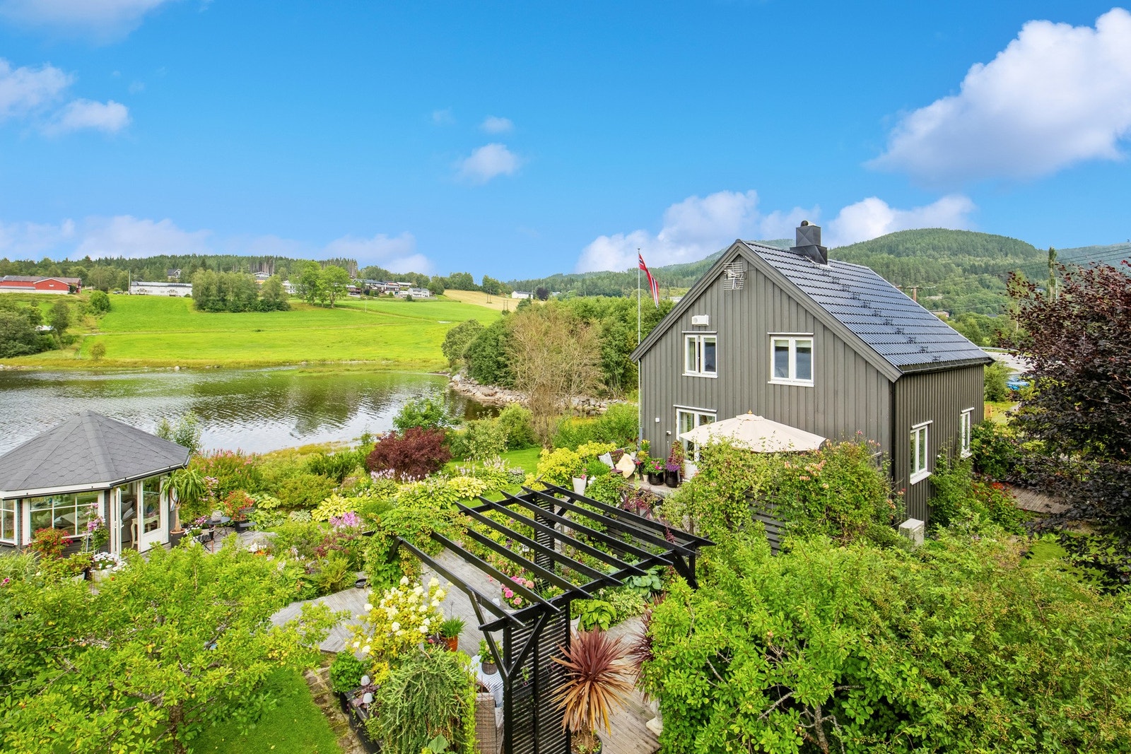 EiendomsMegler 1 v/ Anbjørn Ulseth har den glede å presentere Landvegen 658 Galleribilde