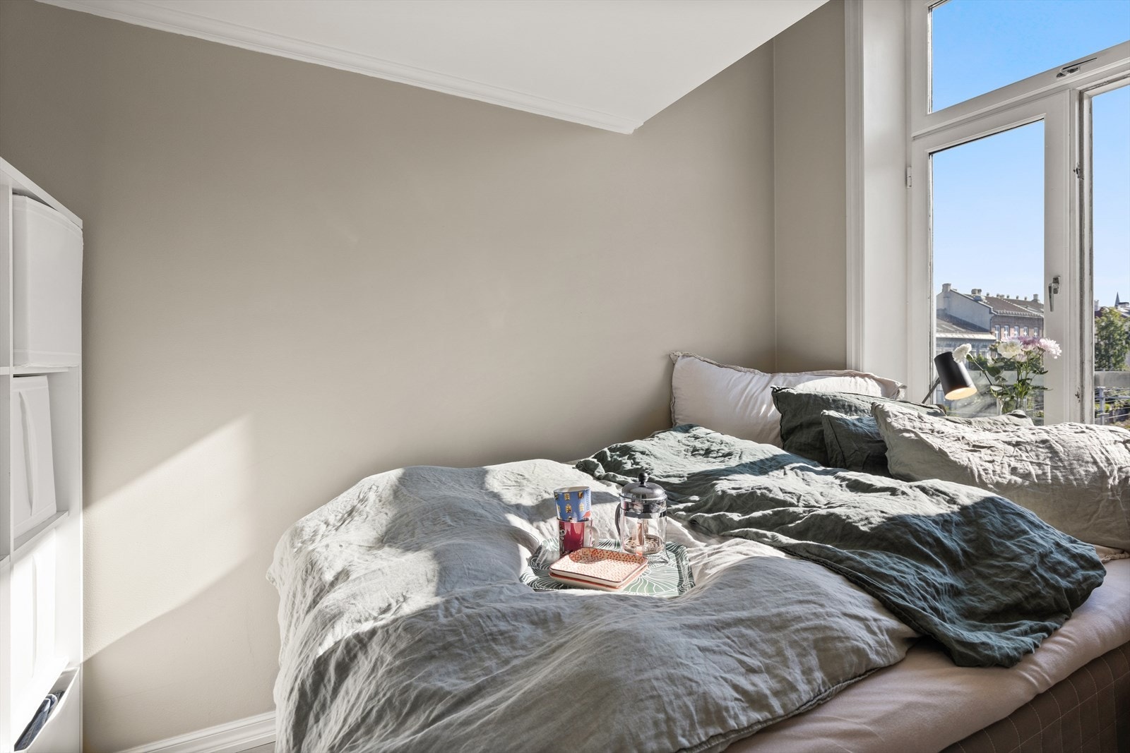 Oppbevaringsplass, som vist til venstre på bildet. Galleribilde