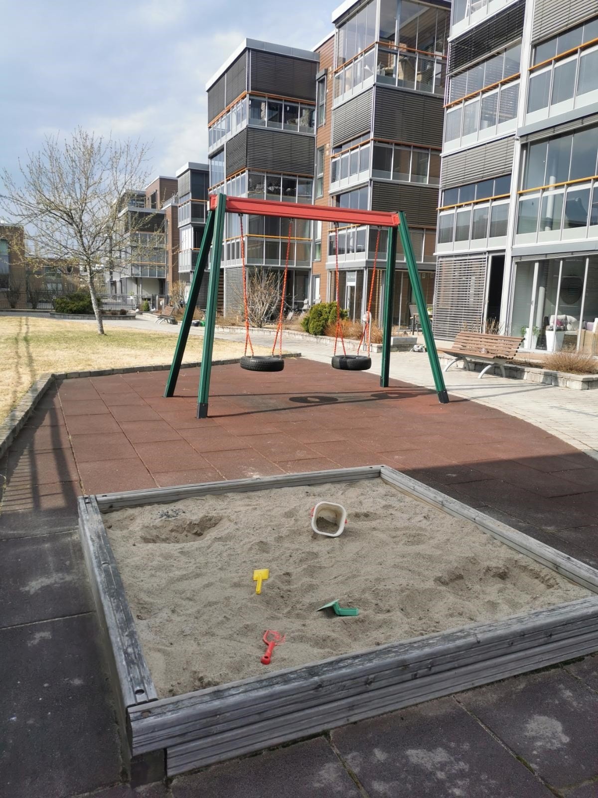 Selgers foto av uteområdet til borettslaget Galleribilde