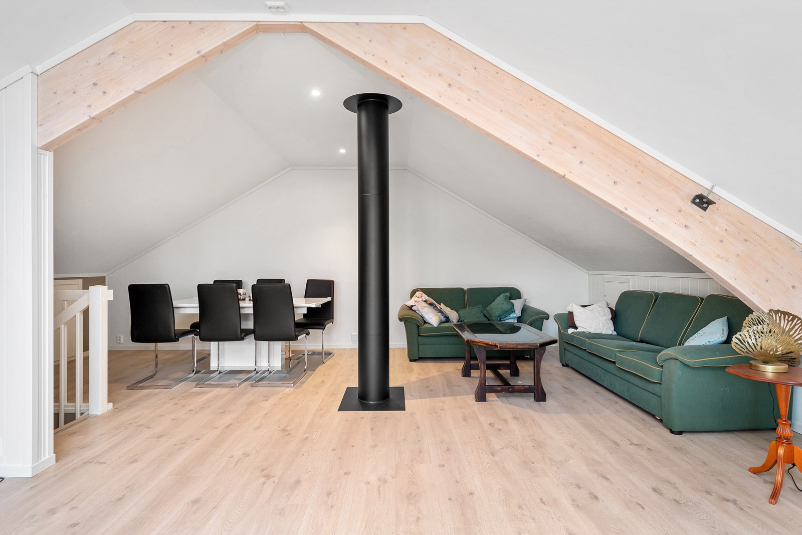 Stue på loft. Galleribilde