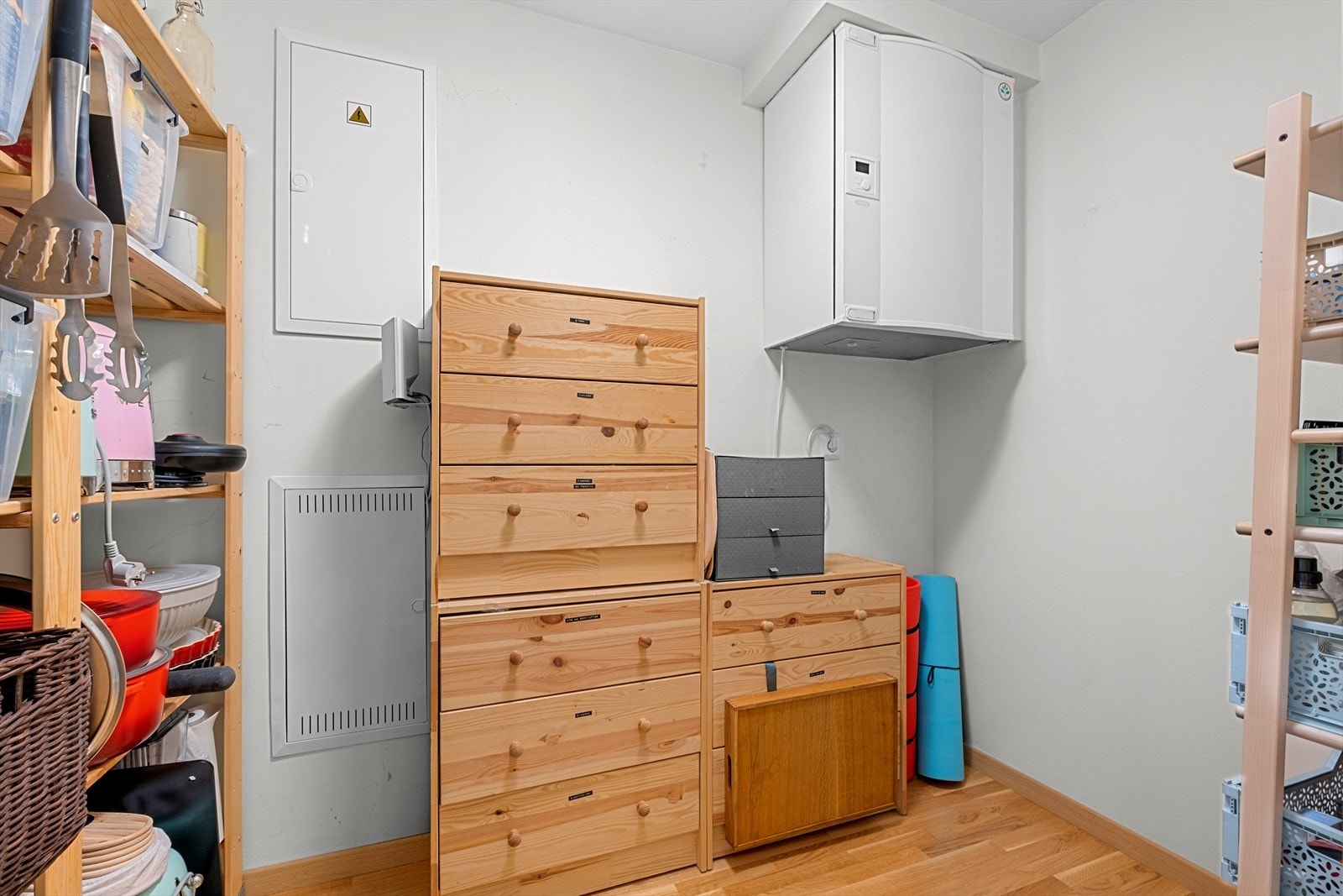 I tillegg til ekstern bod i kjeller er det en egen innvendig bod/teknisk rom på 3m² Galleribilde