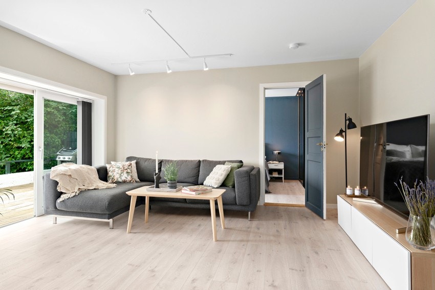 Fra stue er det utgang til terrasse. Galleribilde