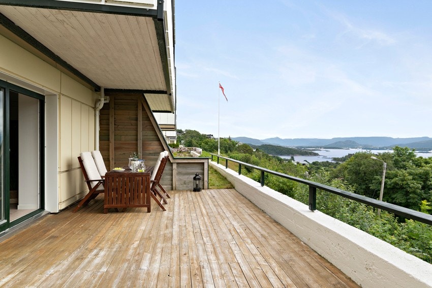 Sydvendt terrasse på ca 27 m2. Galleribilde