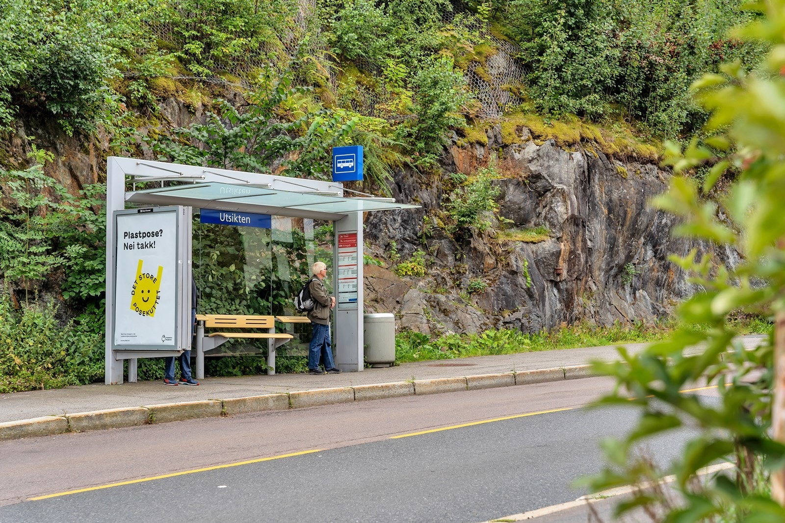 Umiddelbar nærhet til offentlig kommunikasjon, Utsikten bussholdeplass ligger kun ca. 100 meter fra boligen. Galleribilde