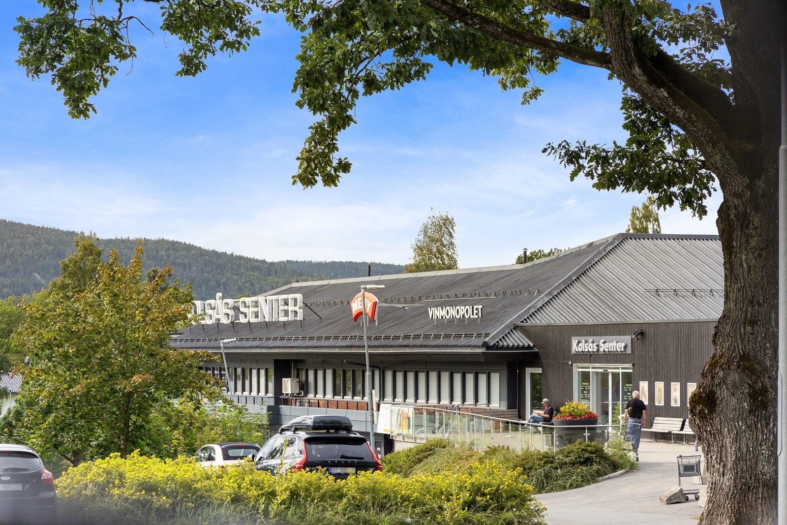 Her bor man i umiddelbær nærhet til Kolsås senter og T-bane på Kolsås (kun 3 min. gange). Galleribilde