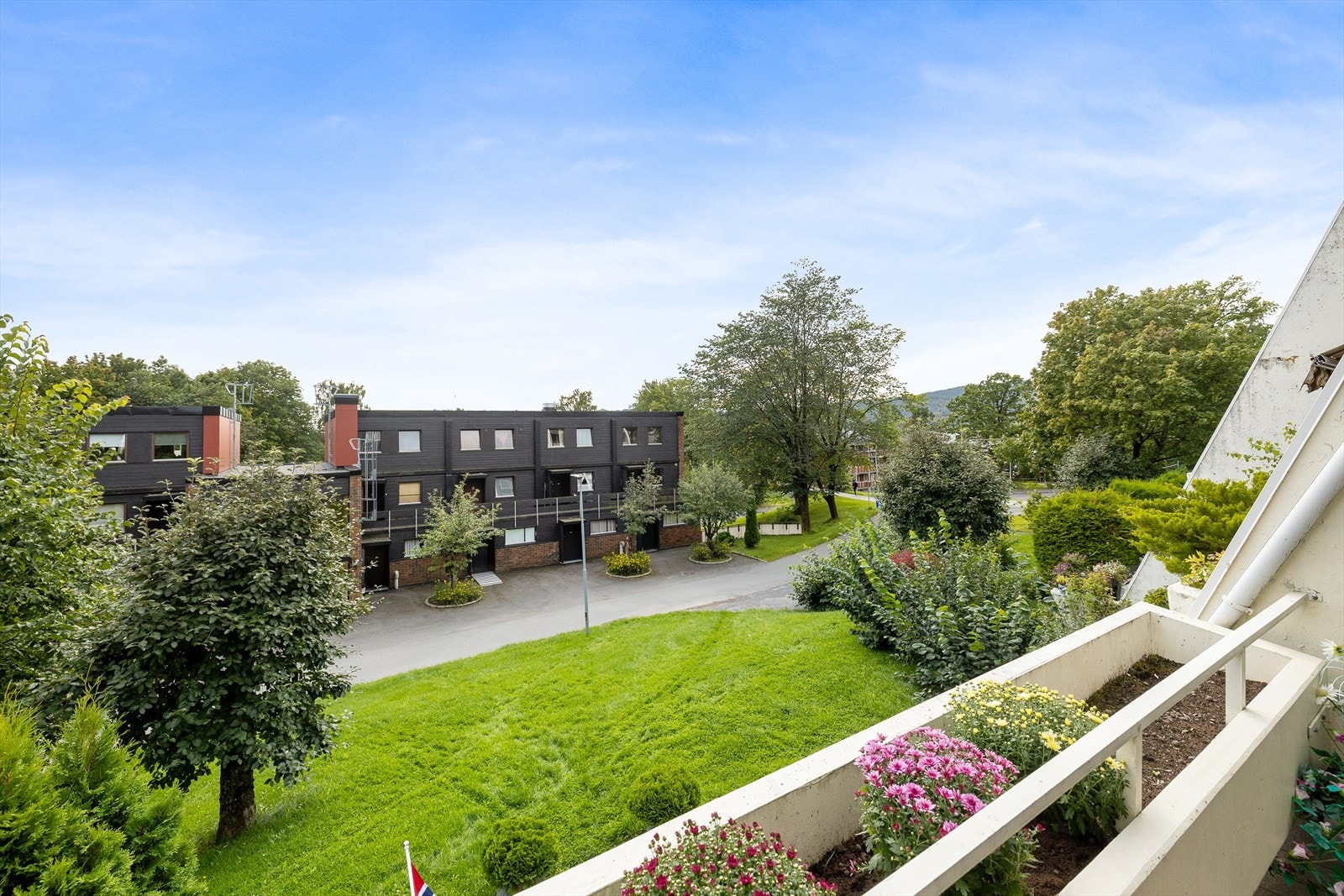 Dette er en flott mulighet til å sikre seg en stilren og innbydende 2-roms leilighet i et hyggelig og veldrevet borettslag. Galleribilde