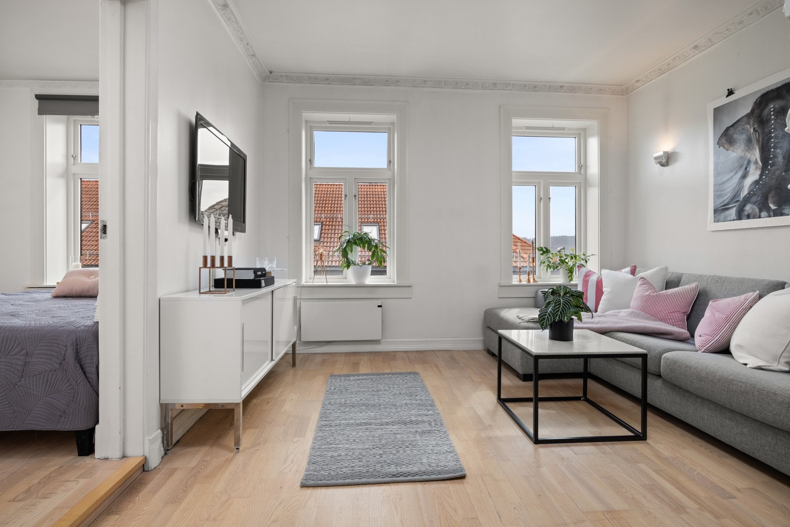 - Stue og inngang til hovedsoverom - Galleribilde