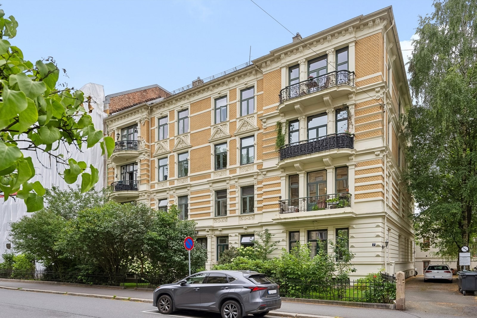 Dette er en særdeles populært boligområde på Frogner. Kort vei til Slottet, Nasjonalteateret, Aker Brygge og Majorstuen. Turmuligheter som Slottsparken, Frognerparken og Frognerkilen. Galleribilde