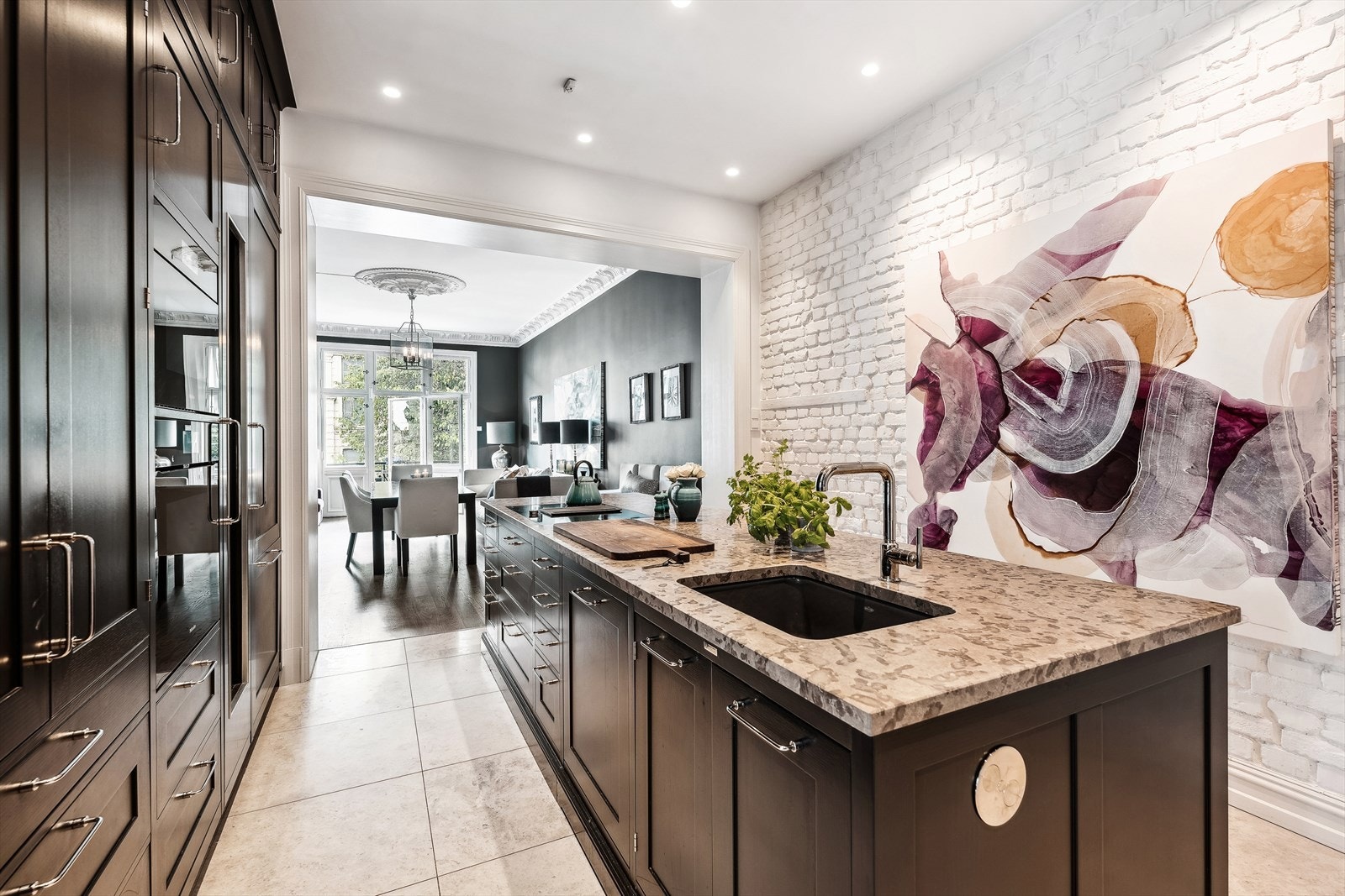 Beate Ellingsen v/DNB Eiendom har gleden av å presentere Camilla Colletts vei 7! Galleribilde