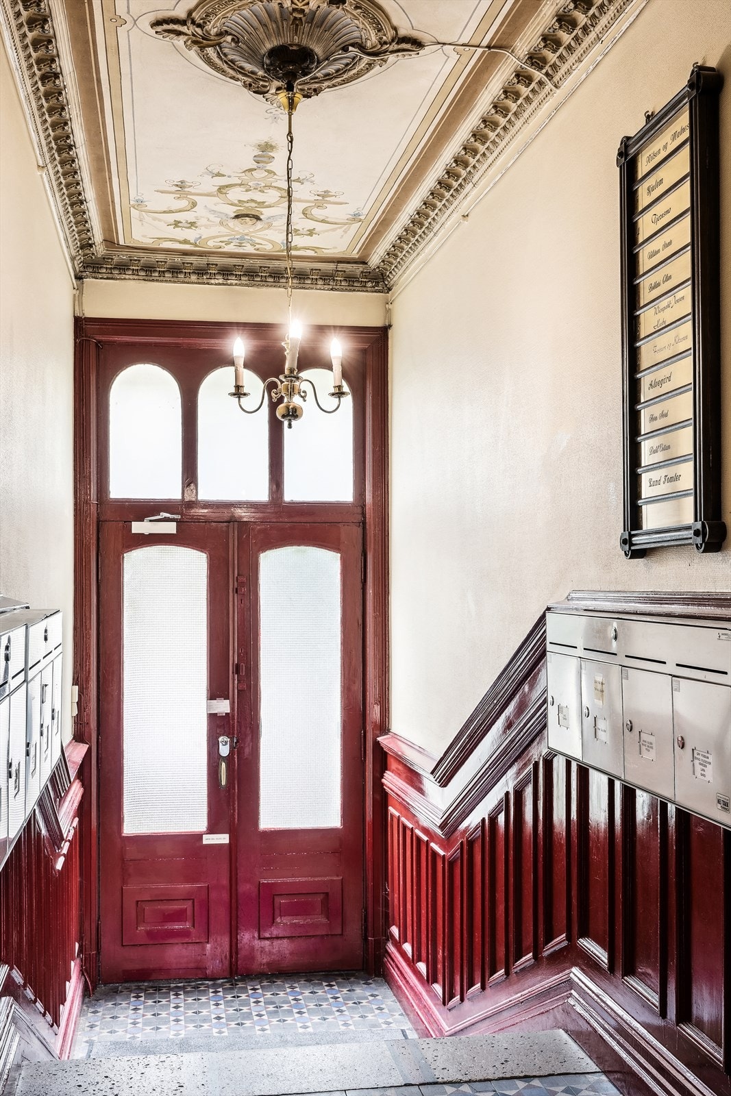 Du ønskes velkommen inn via ett flott inngangsparti. Galleribilde