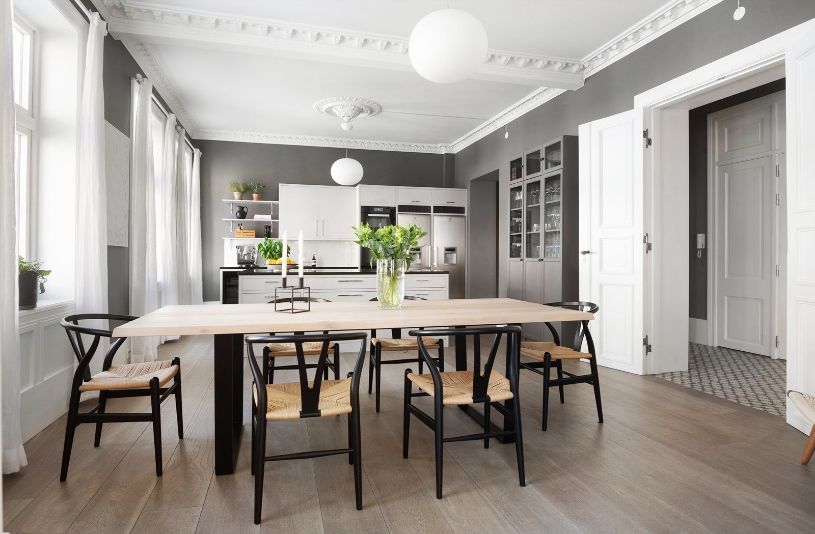 Leiligheten har blitt betydelig oppusset i 2017, hvor gulvet ble avrettet og det ble lagt vannbåren gulvvarme. Galleribilde