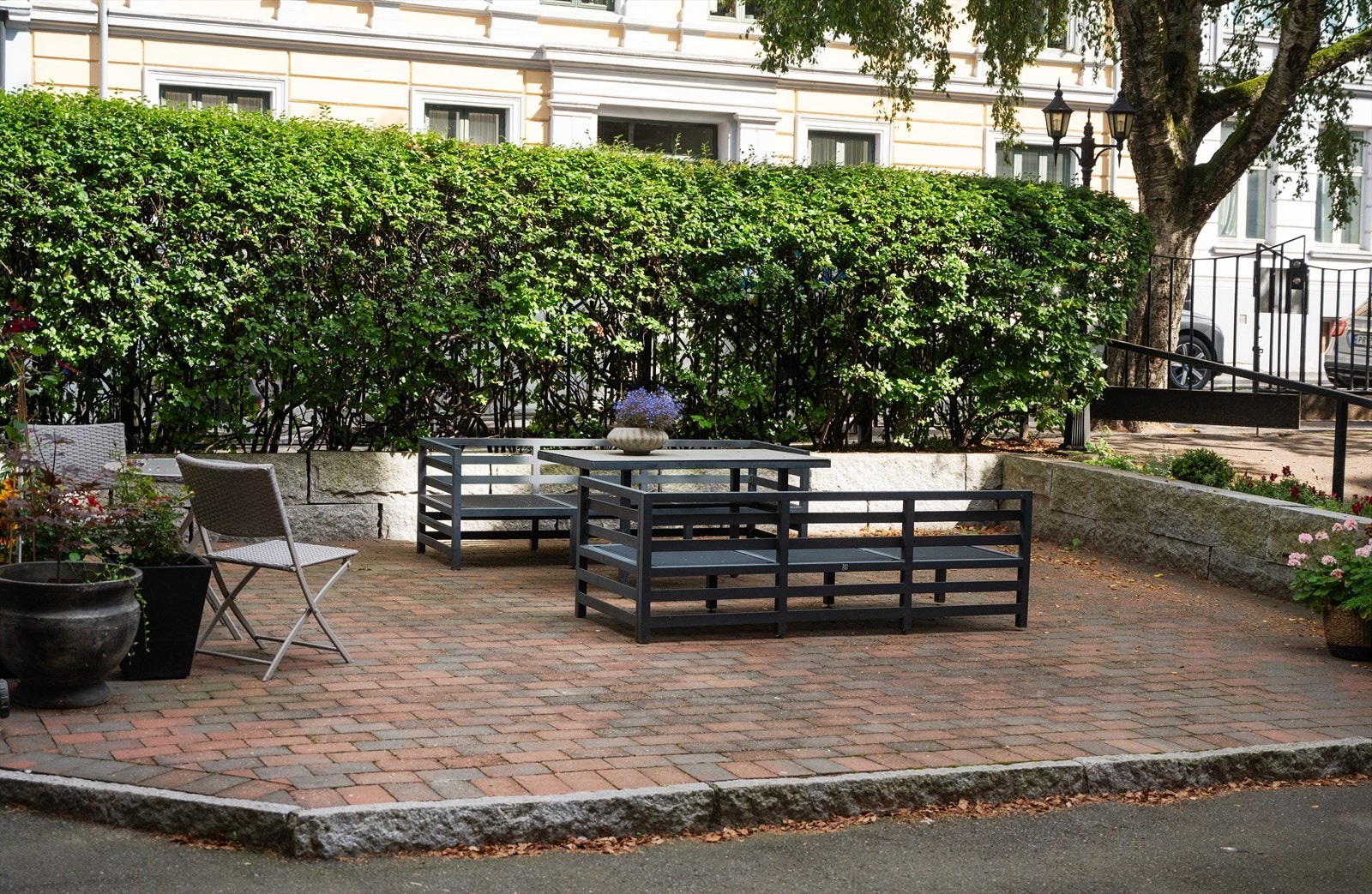 Hyggelig felles uteplass i bakgården. Galleribilde