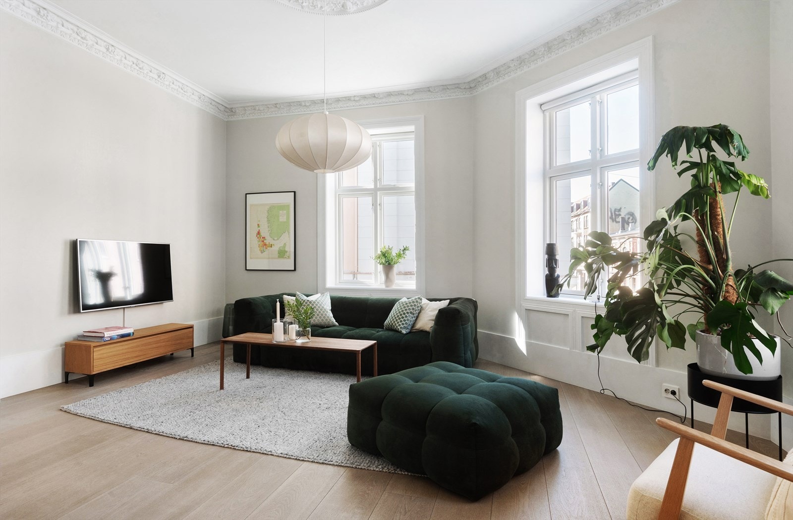 Stor og praktisk hjørnestue med mulighet til å etablere soverom 2. Se alternativ planløsning. Galleribilde