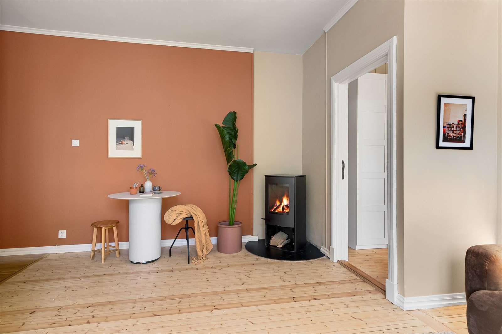 Fra stuen er det adkomst til soverommet Galleribilde