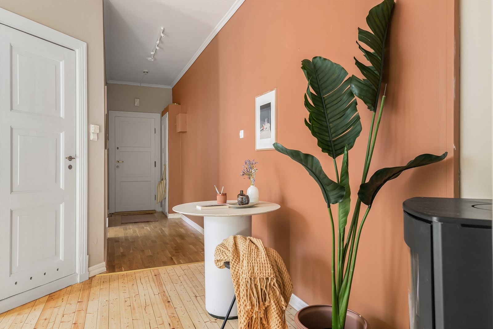 Fra stuen er det adkomst til badet Galleribilde