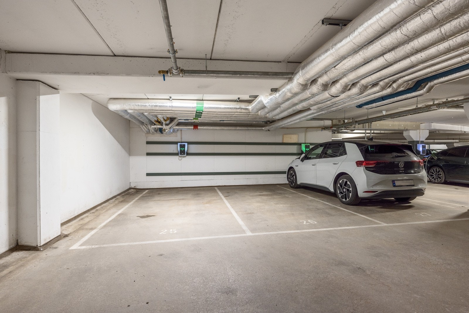 Leiligheten har også medfølgende parkeringsplass Galleribilde