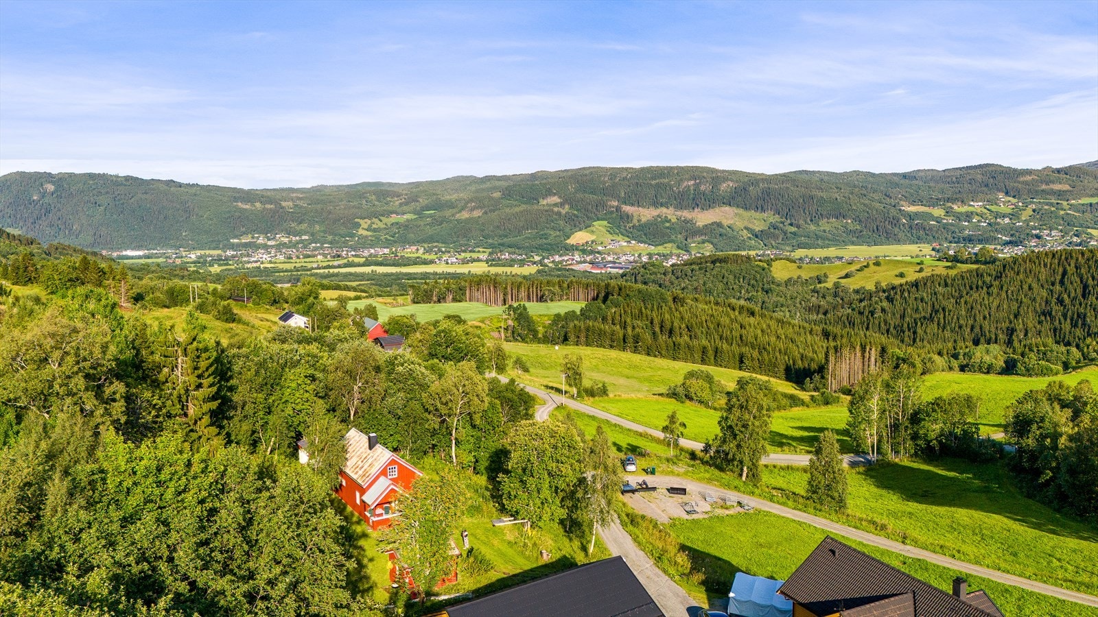 Drone over området Galleribilde