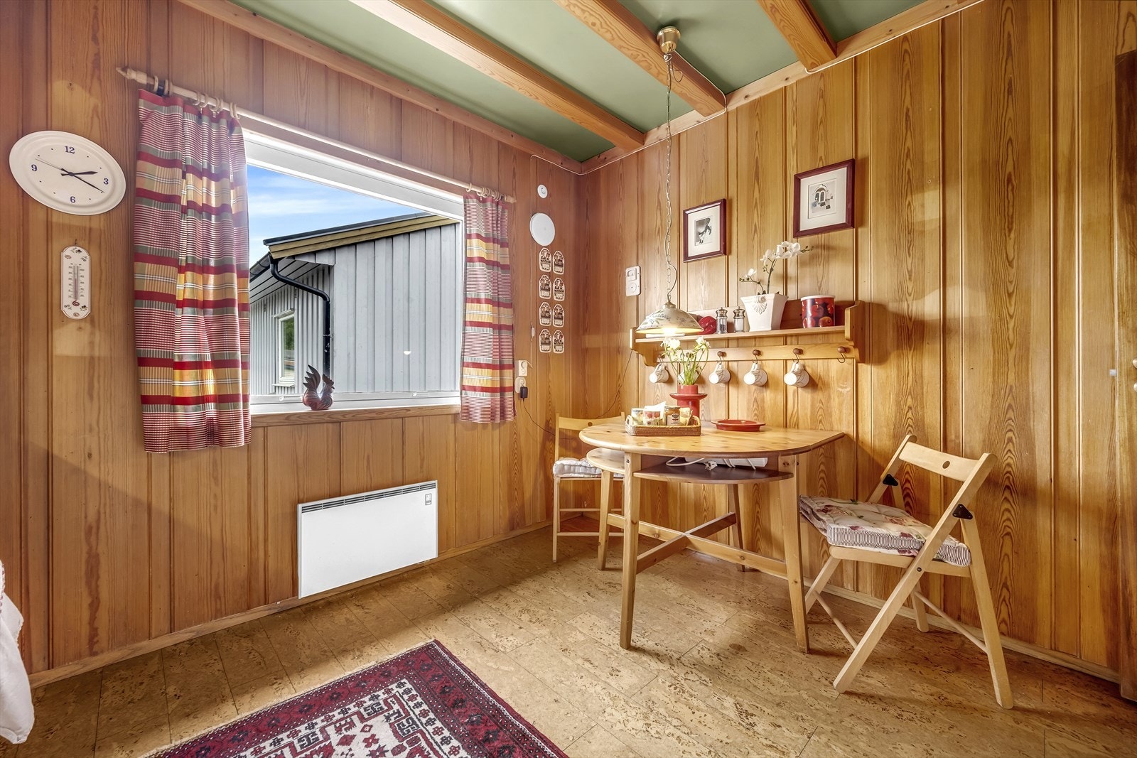 Godt med lysinnslipp på kjøkken. Galleribilde