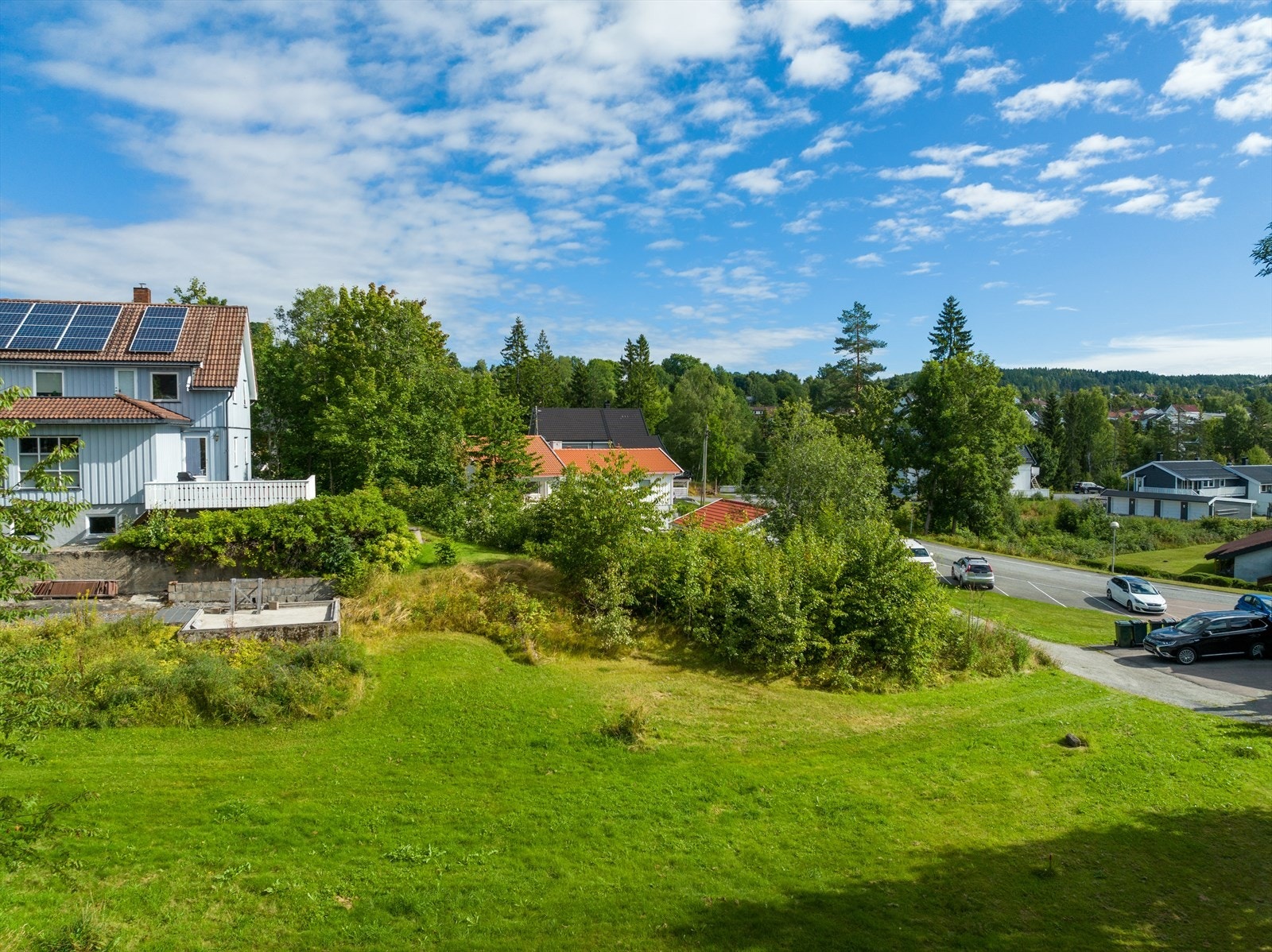 Tomtene ligger inntil hverandre og ble fraskilt fra hovedbølet i 2021. Galleribilde