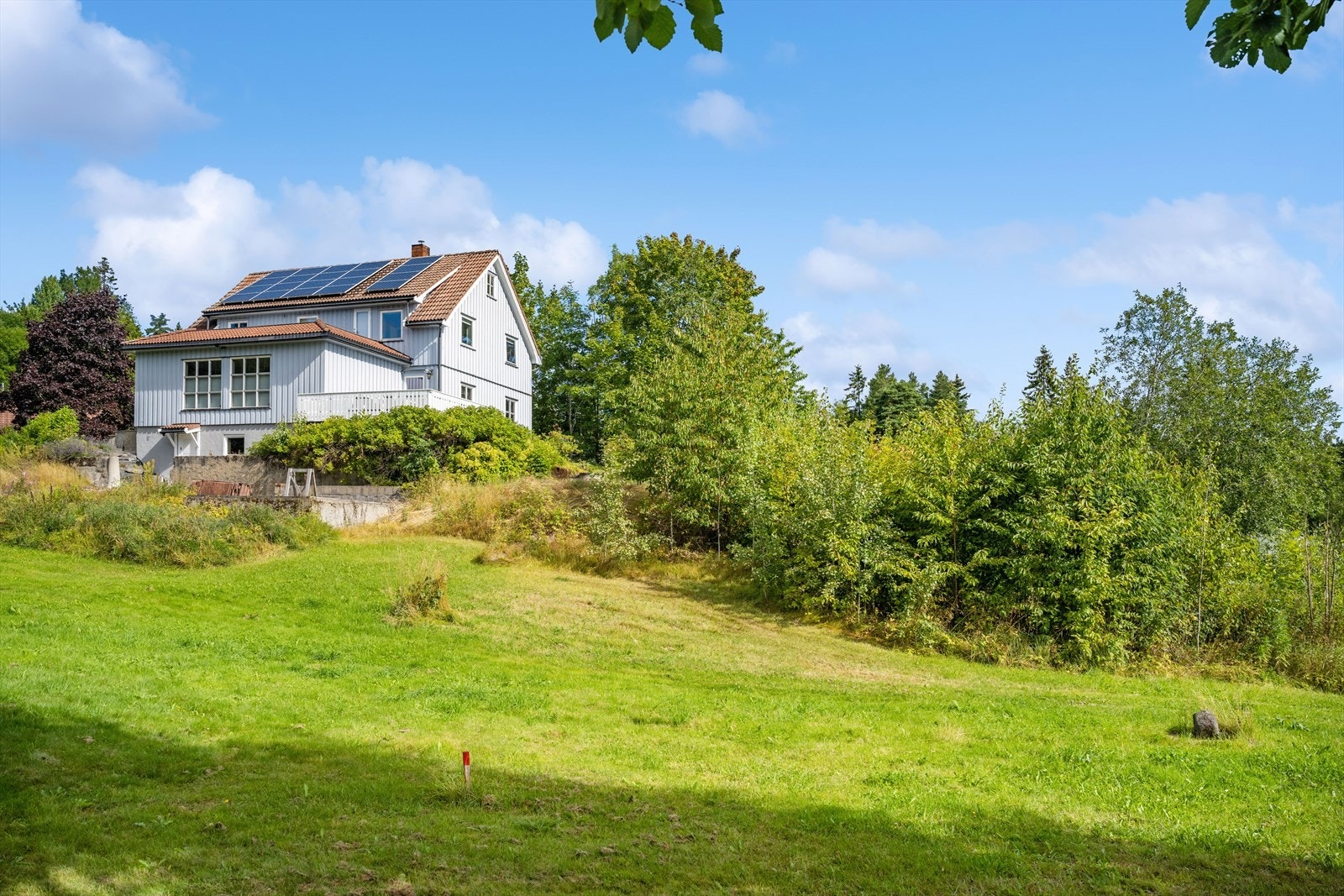 Tomtene har en attraktiv og barnevennlig beliggenhet, med gode sol- og lysforhold. Galleribilde