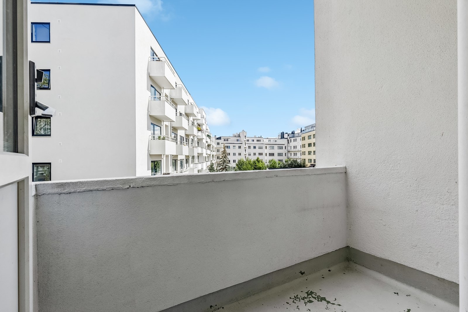 Leiligheten ligger vendt ut mot bakgård og ikke ut mot Frederik Stangs gate. Galleribilde