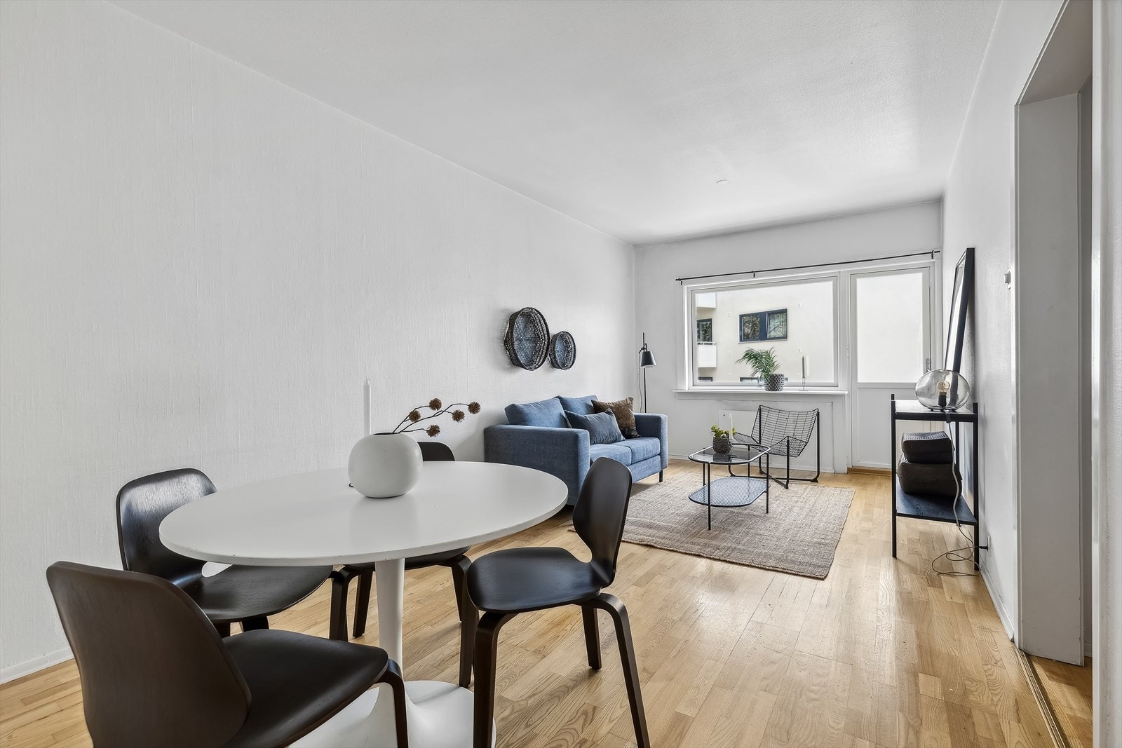 Leilighetens overflater og kjøkken har behov for en modernisering. Galleribilde