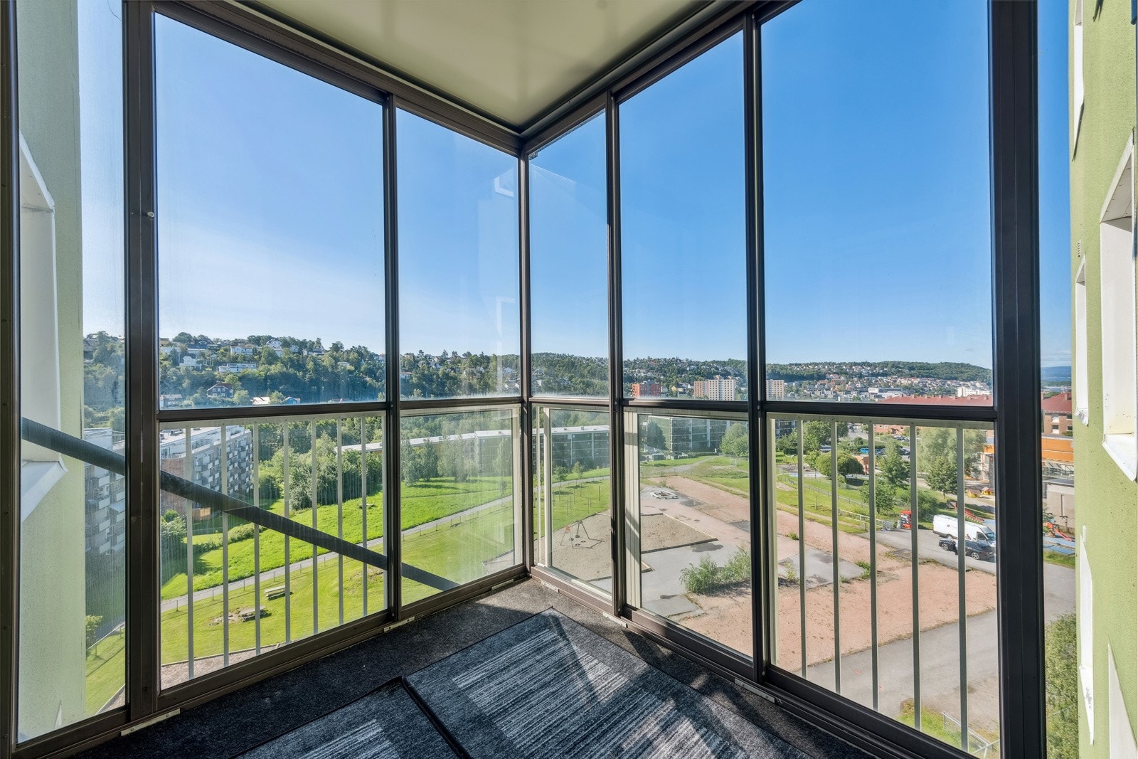 Høyt og fritt med nydelig utsikt og skjermet fra innsyn. Galleribilde